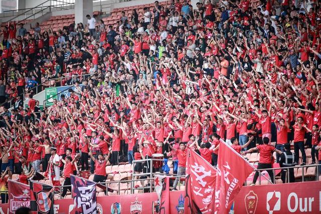 王哲林35+16上海胜同曦 贺希宁31分深圳胜北控